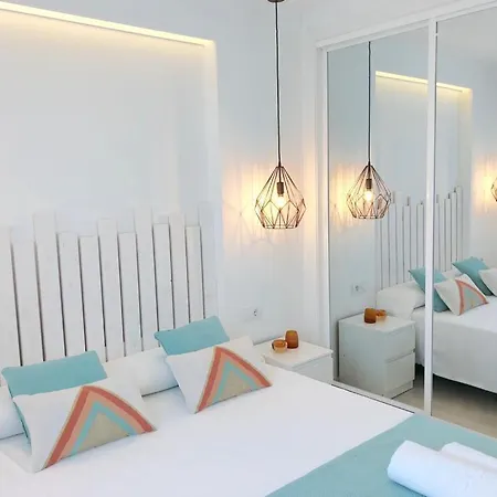 Beachfront Penthouse - Heated Jacuzzi, Bbq & Bikes * Malaga