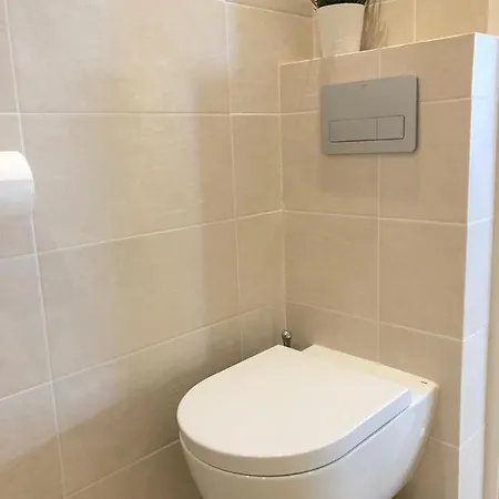 Apartment Beachfront Penthouse - Heated Jacuzzi, Bbq & Bikes
