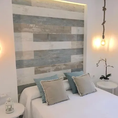 Apartment Beachfront Penthouse - Heated Jacuzzi, Bbq & Bikes *