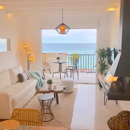 Beachfront Penthouse - Heated Jacuzzi, Bbq & Bikes Apartment Malaga