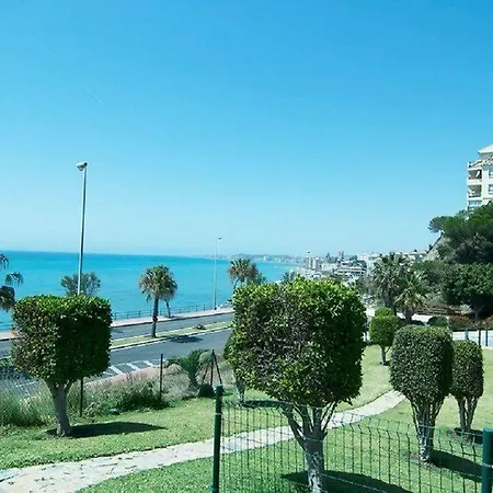 Beachfront Penthouse - Heated Jacuzzi, Bbq & Bikes Apartment
