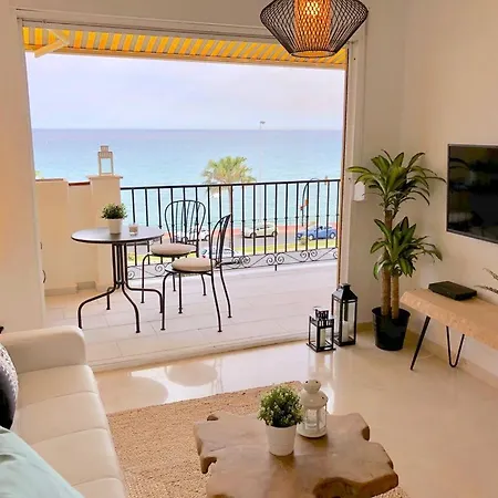 Beachfront Penthouse - Heated Jacuzzi, Bbq & Bikes *