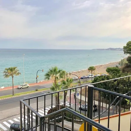 Beachfront Penthouse - Heated Jacuzzi, Bbq & Bikes Malaga